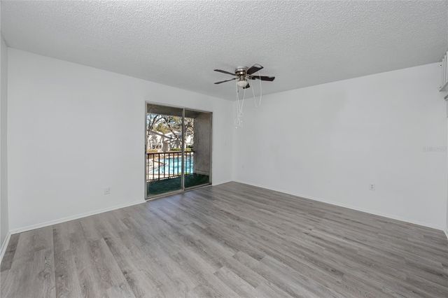 14422 REUTER STRASSE CIRCLE 112, Tampa, FL 33613