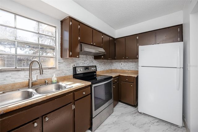 14422 REUTER STRASSE CIRCLE 112, Tampa, FL 33613