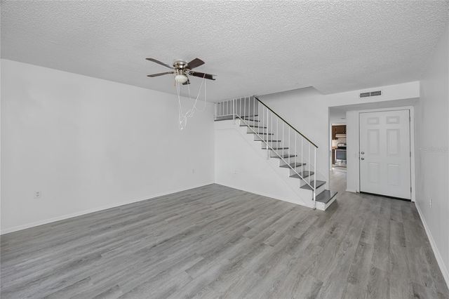 14422 REUTER STRASSE CIRCLE 112, Tampa, FL 33613