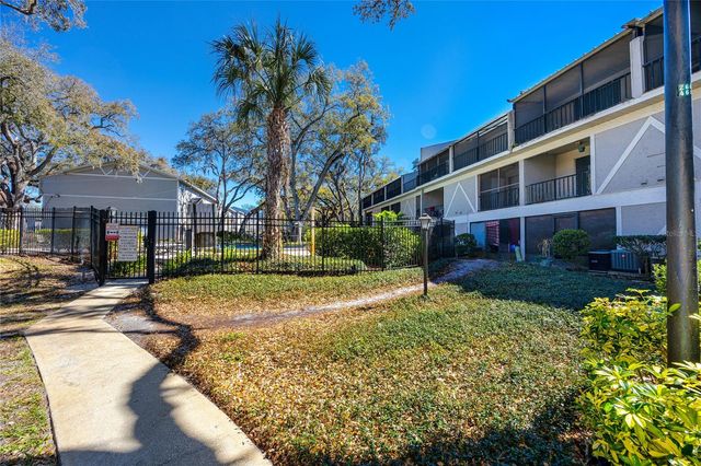 14422 REUTER STRASSE CIRCLE 112, Tampa, FL 33613