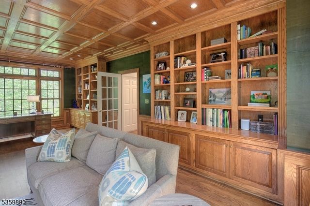 51 Post Kennel Rd, Bernardsville Boro, NJ 07931