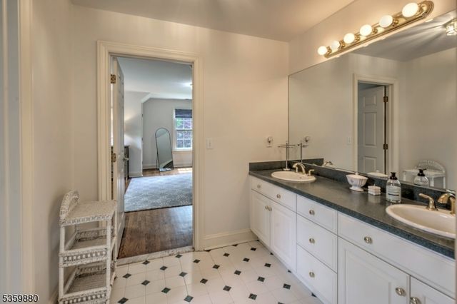 51 Post Kennel Rd, Bernardsville Boro, NJ 07931