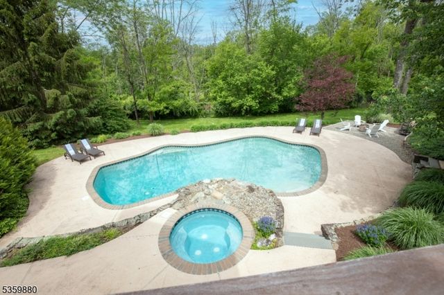 51 Post Kennel Rd, Bernardsville Boro, NJ 07931