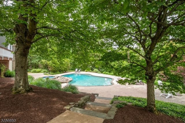 51 Post Kennel Rd, Bernardsville Boro, NJ 07931