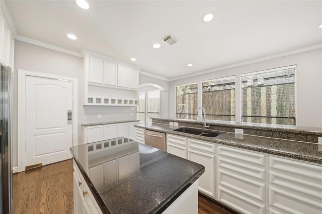 2304 Albans Road B, Houston, TX 77005