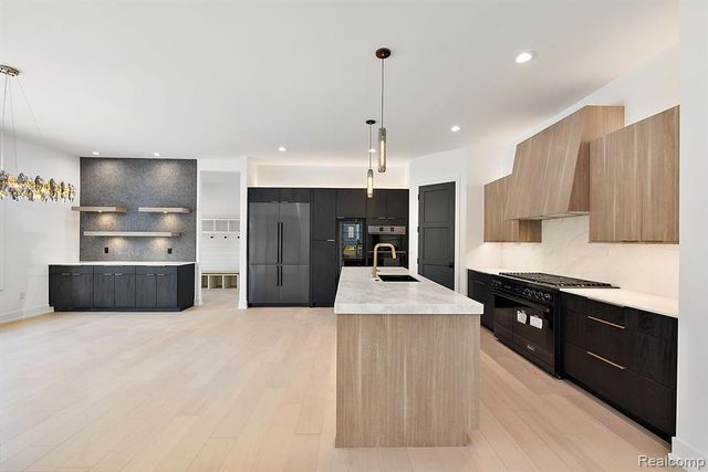 1850 Shipman Boulevard, Birmingham, MI 48009