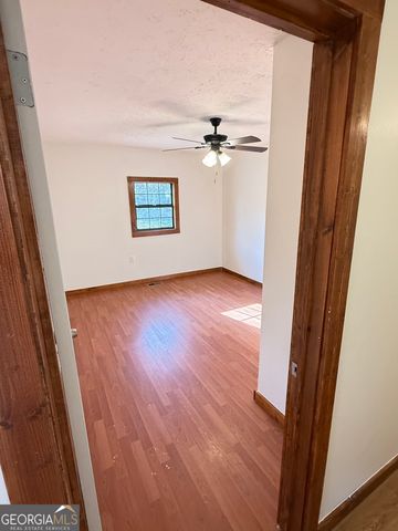 157 Old Loving Road, Mineral Bluff, GA 30559