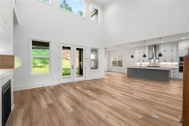 7252 Creekside Way, Jefferson, GA 30549