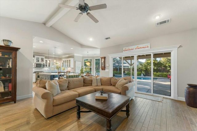 3994 Sea Lavender Court, Redding, CA 96001