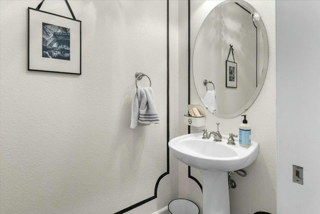 3994 Sea Lavender Court, Redding, CA 96001