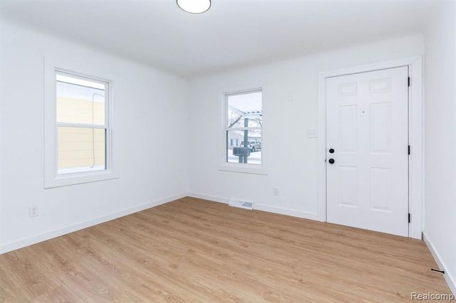 23824 Tuscany Avenue, Eastpointe, MI 48021