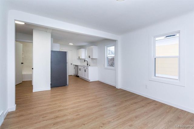 23824 Tuscany Avenue, Eastpointe, MI 48021