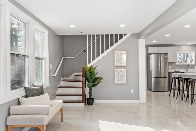 40 Grove Avenue, Salem, NH 03079