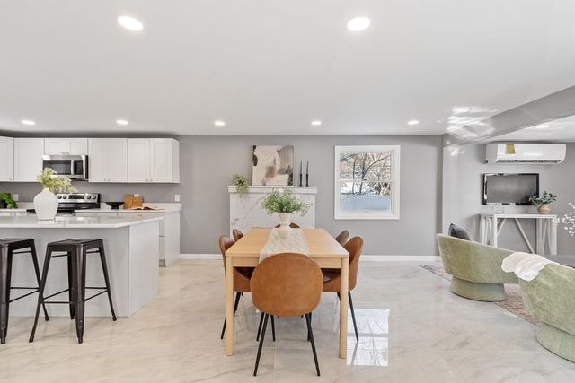 40 Grove Avenue, Salem, NH 03079