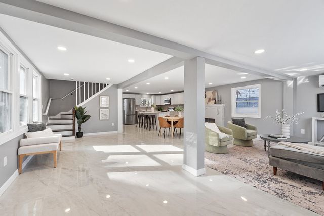 40 Grove Avenue, Salem, NH 03079