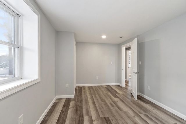 40 Grove Avenue, Salem, NH 03079