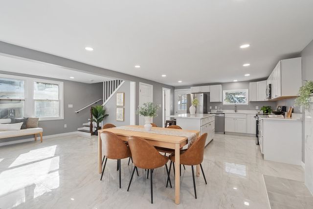 40 Grove Avenue, Salem, NH 03079