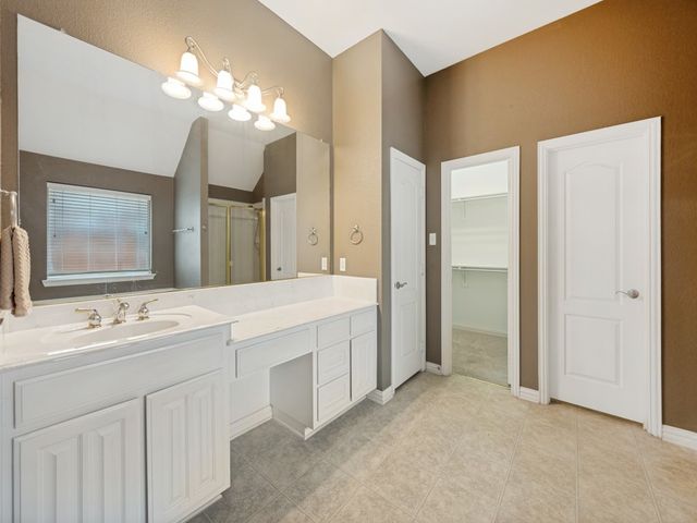 931 Park Forest Drive, Hurst, TX 76053