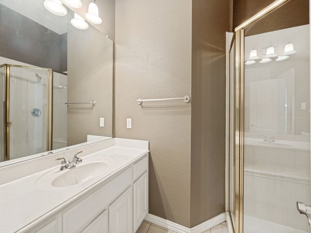 931 Park Forest Drive, Hurst, TX 76053