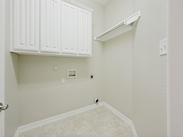 931 Park Forest Drive, Hurst, TX 76053