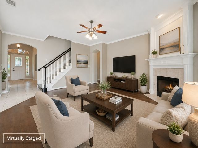 931 Park Forest Drive, Hurst, TX 76053