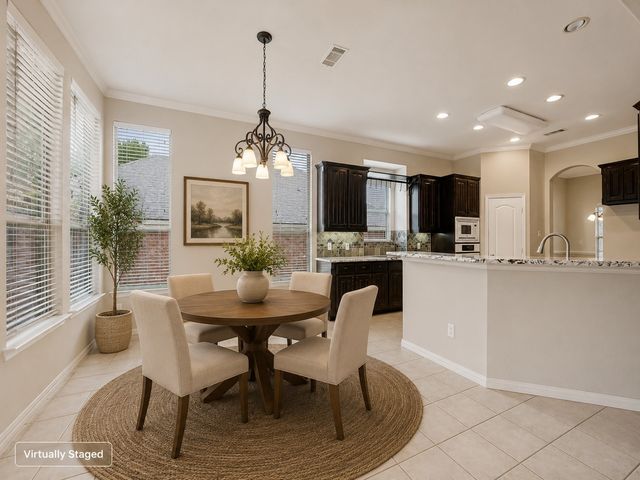 931 Park Forest Drive, Hurst, TX 76053