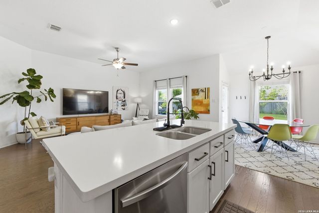 117 DOVETAIL ST, Boerne, TX 78006