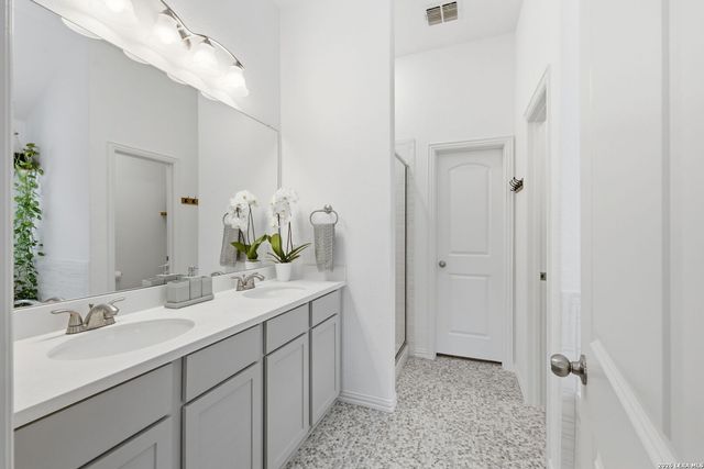 117 DOVETAIL ST, Boerne, TX 78006