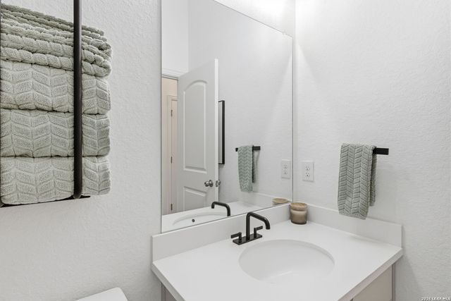 117 DOVETAIL ST, Boerne, TX 78006