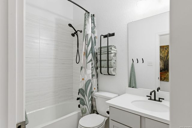 117 DOVETAIL ST, Boerne, TX 78006