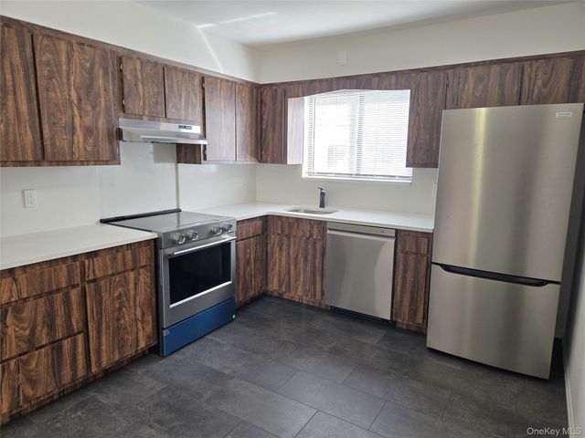 74 Ashwood Road 1st Fl., Port Washington, NY 11050