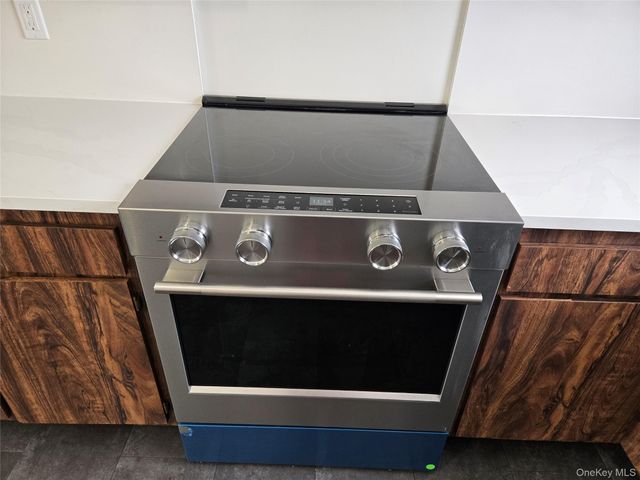 74 Ashwood Road 1st Fl., Port Washington, NY 11050