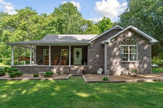 135 Possum Hollow Rd, Dowelltown, TN 37059
