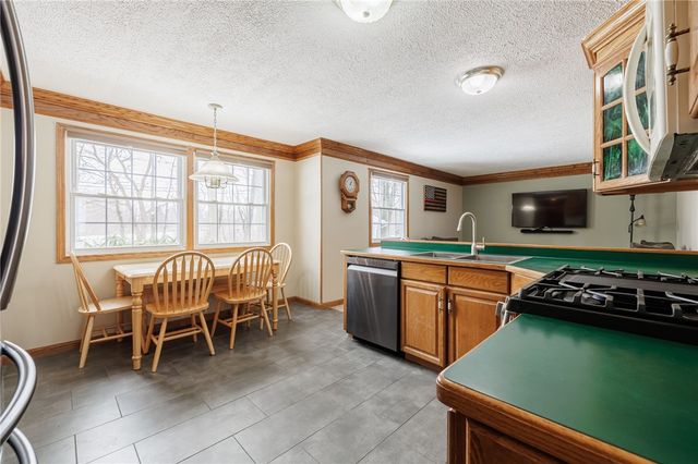 190 Courtly Circle, Greece, NY 14615