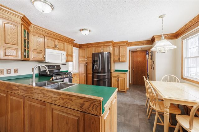 190 Courtly Circle, Greece, NY 14615