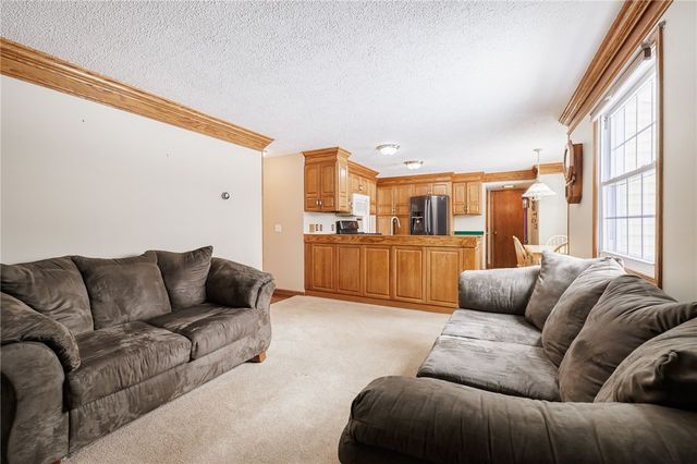 190 Courtly Circle, Greece, NY 14615