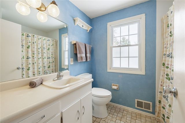 190 Courtly Circle, Greece, NY 14615