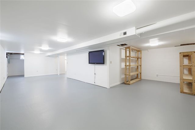 190 Courtly Circle, Greece, NY 14615