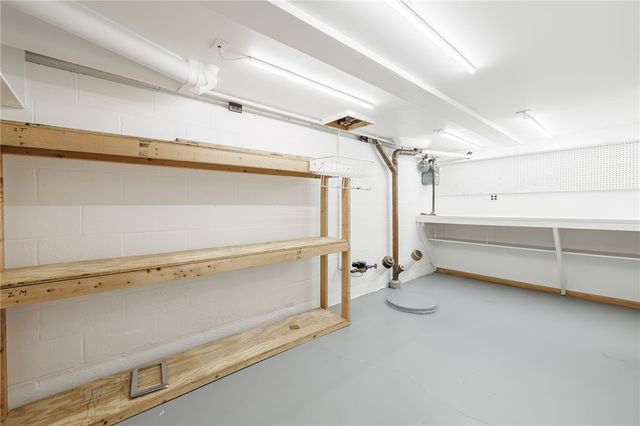 190 Courtly Circle, Greece, NY 14615