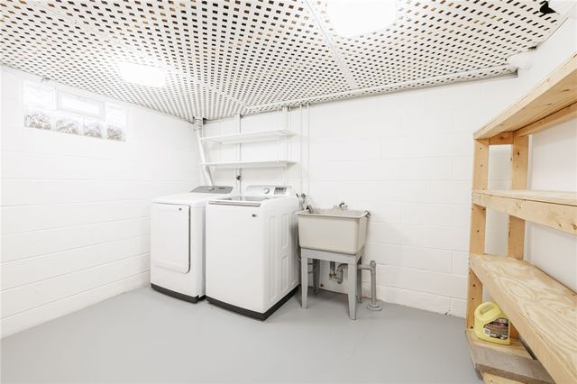 190 Courtly Circle, Greece, NY 14615