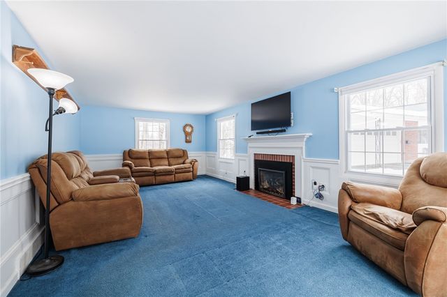 190 Courtly Circle, Greece, NY 14615