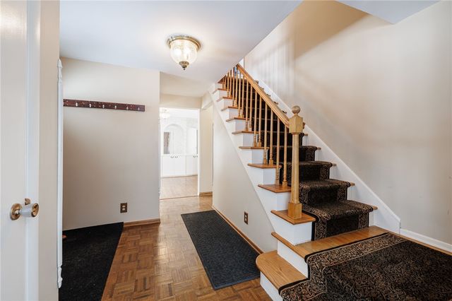 190 Courtly Circle, Greece, NY 14615