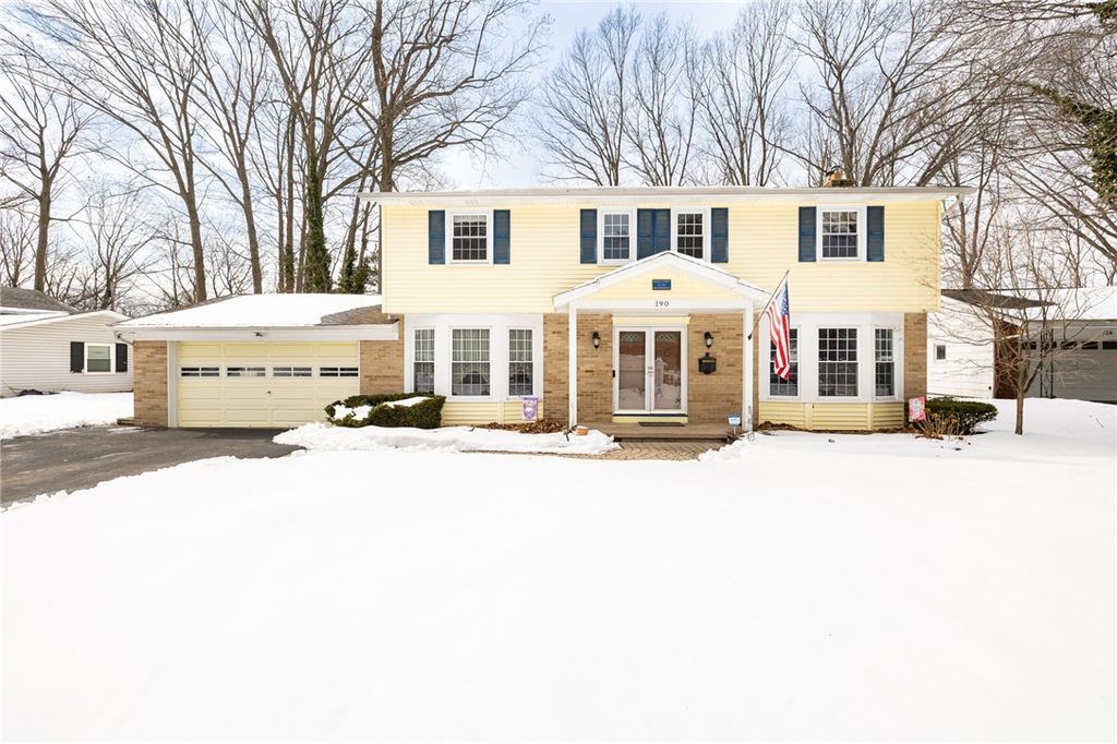 190 Courtly Circle, Greece, NY 14615