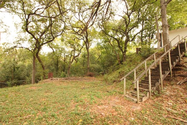 647 Monssen Drive, Dallas, TX 75224