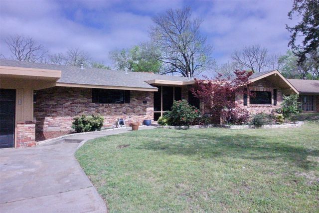 647 Monssen Drive, Dallas, TX 75224