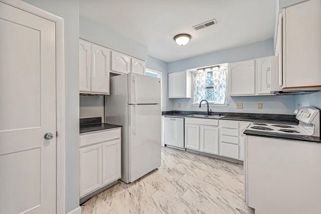 1421 Mixon Drive, Fort Walton Beach, FL 32547