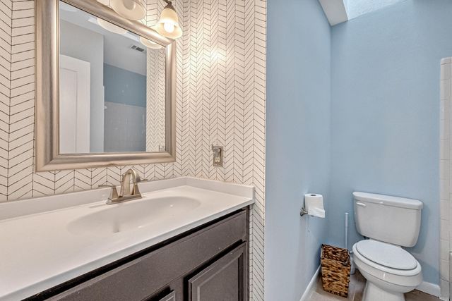 1421 Mixon Drive, Fort Walton Beach, FL 32547