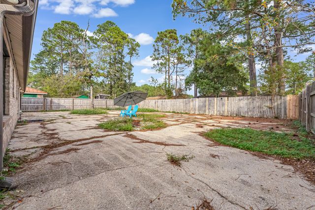 1421 Mixon Drive, Fort Walton Beach, FL 32547