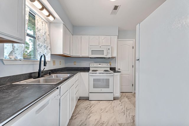 1421 Mixon Drive, Fort Walton Beach, FL 32547