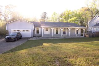 323 Chickasaw Rd, Enterprise, AL 36330